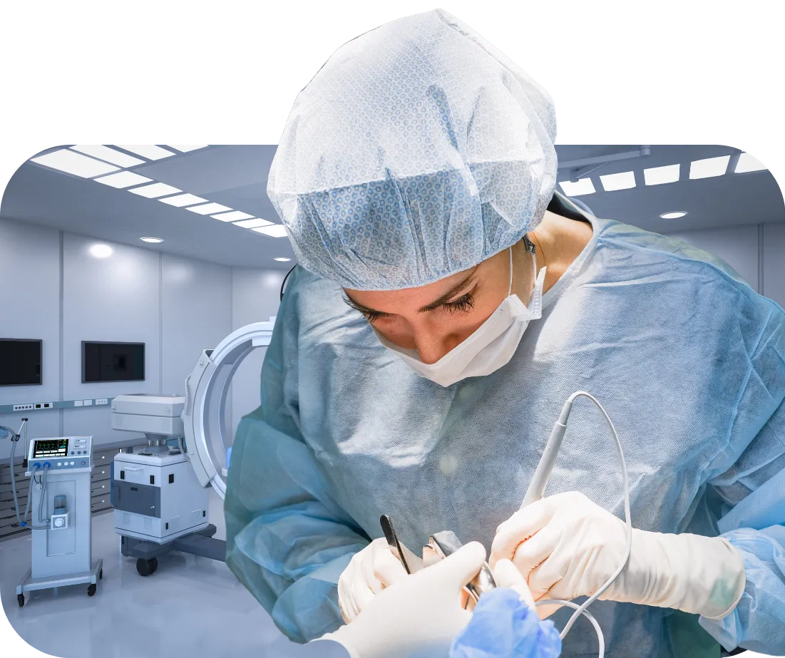 Distribuidor autorizado de Portinova preparando material médico